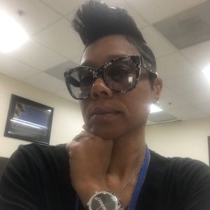 Meet your Posher, Michele